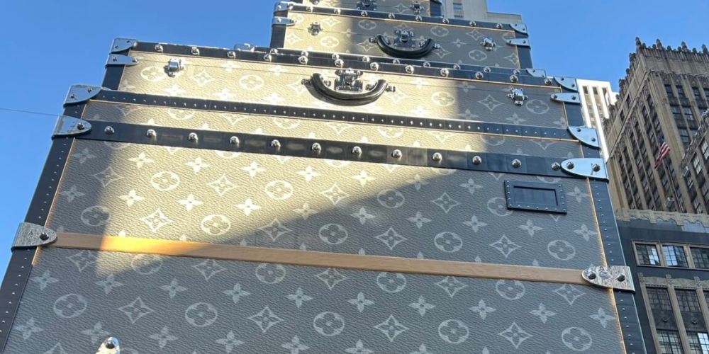 Louis Vuitton's store building luggage trunk exterior